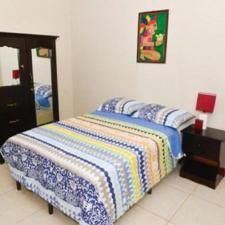 Hotel Casa De Angeles Манагуа Екстериор снимка